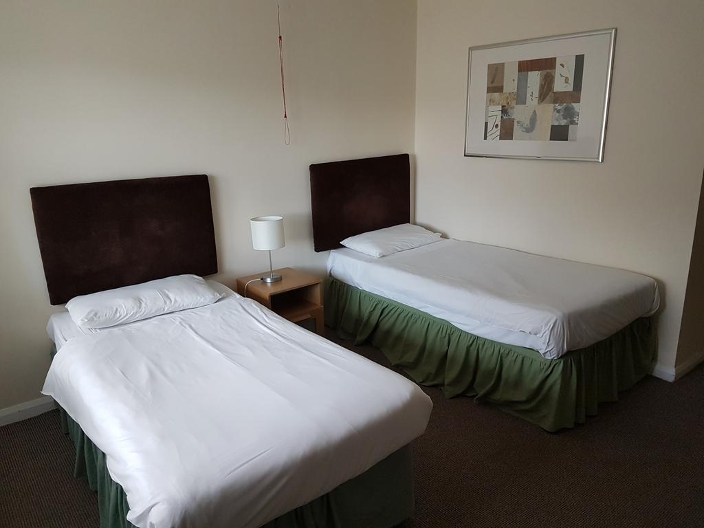 Plough Motel Stoke-on-Trent Extérieur photo